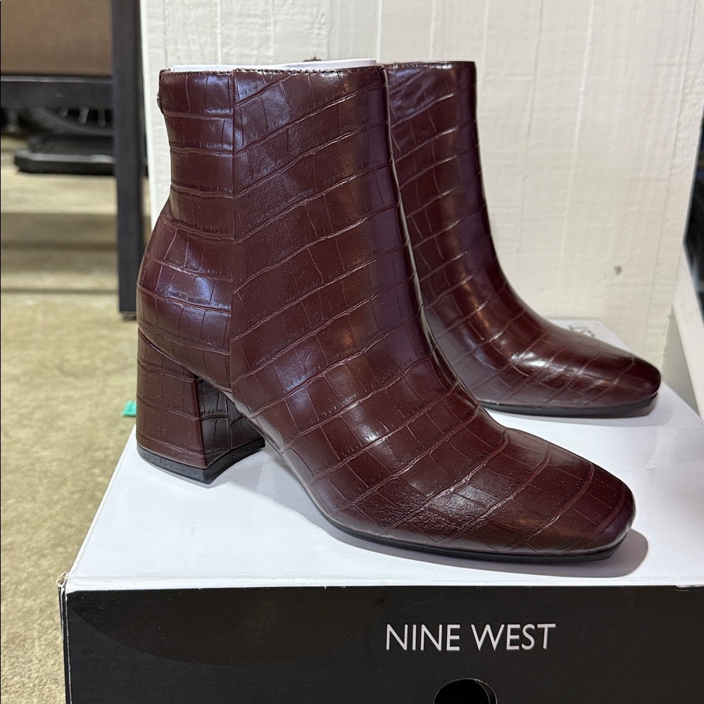 “””””””Brand-new with box"”””””””

Nine West - 6.5M